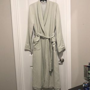 Gorgeous Lord & Taylor Silk/Cotton with  Satin lining full length Robe Sz S/M
